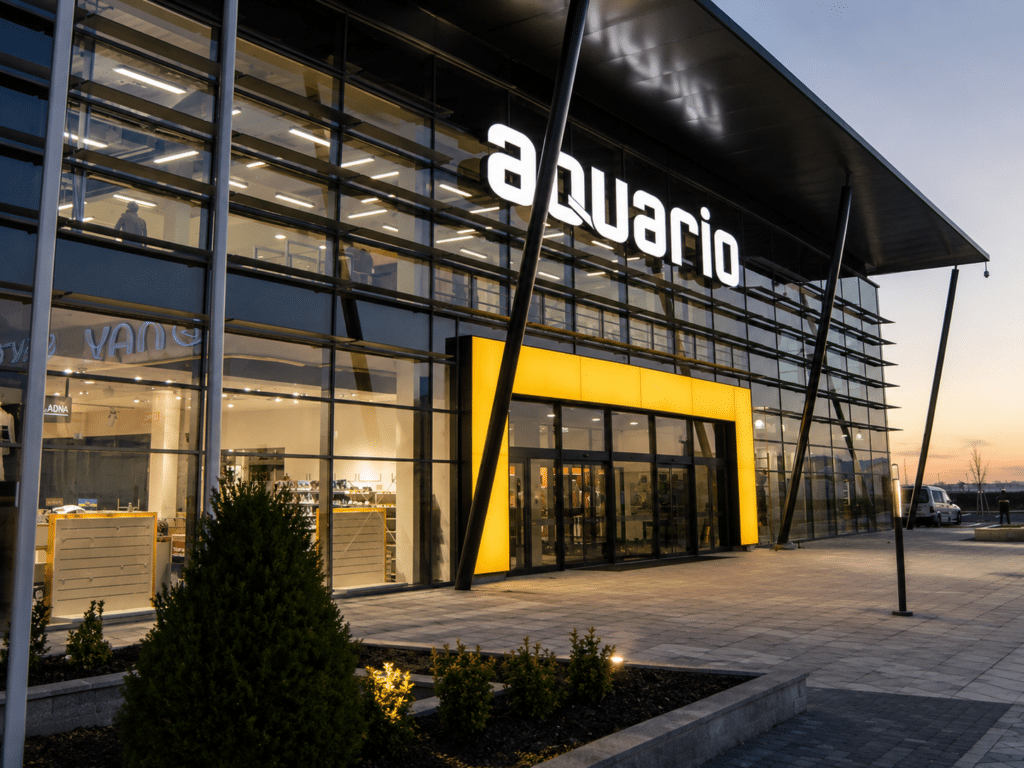 Cuubuus - SHOPPING CENTER AQUARIO, Nove Zamky, Slowakei